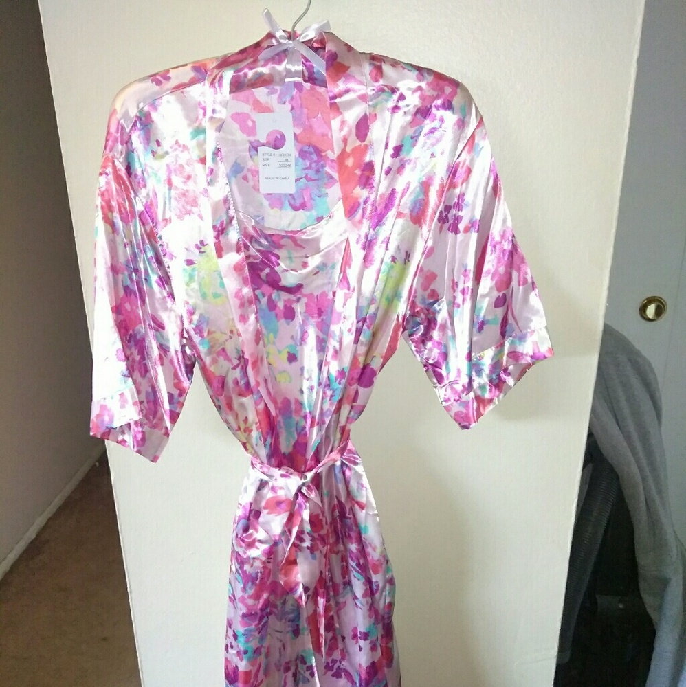 Nightgown and robe set